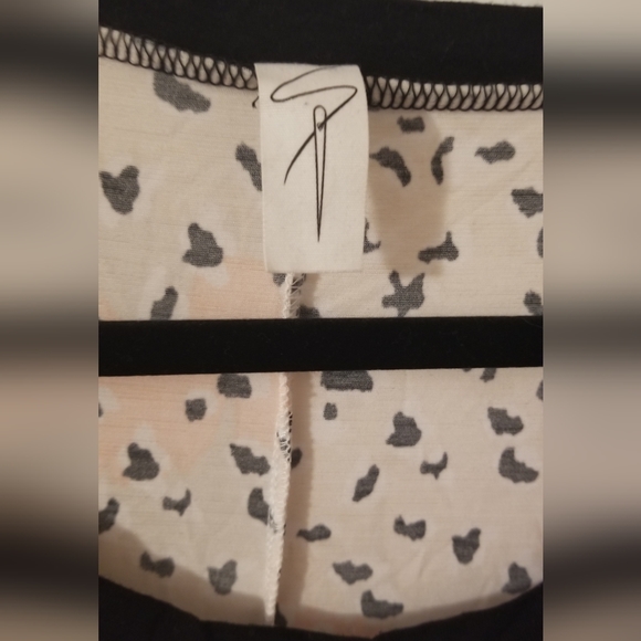 Sew in Love Tee - Picture 2 of 4